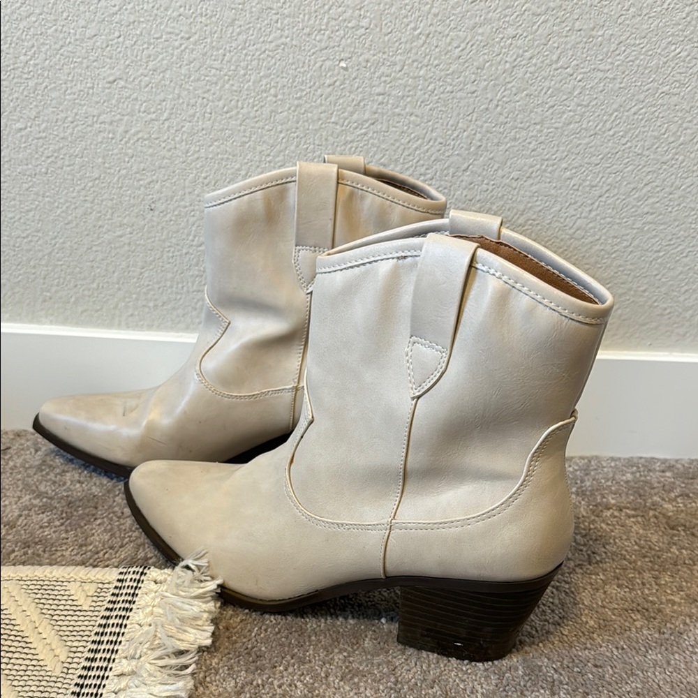 Universal Thread Ankle Cowboy Style Cream Boots